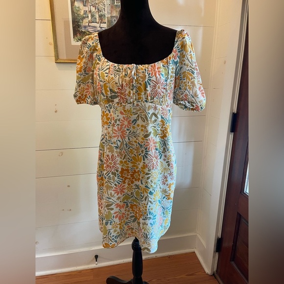 Sadie & Sage Dream On Puff Sleeve Mini Dress S
feminine girly summertime fun - Picture 5 of 12